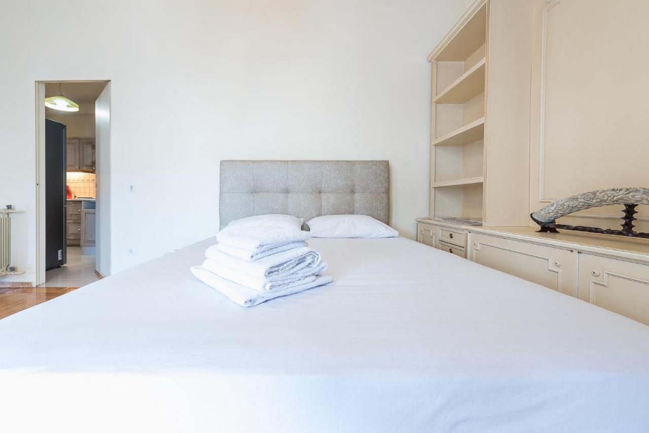 Victoria Capitan Apartments Атина Екстериор снимка