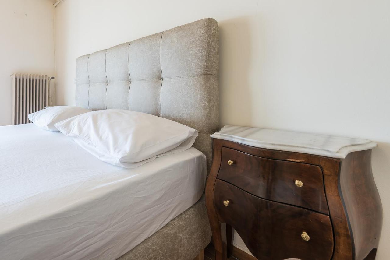 Victoria Capitan Apartments Атина Екстериор снимка