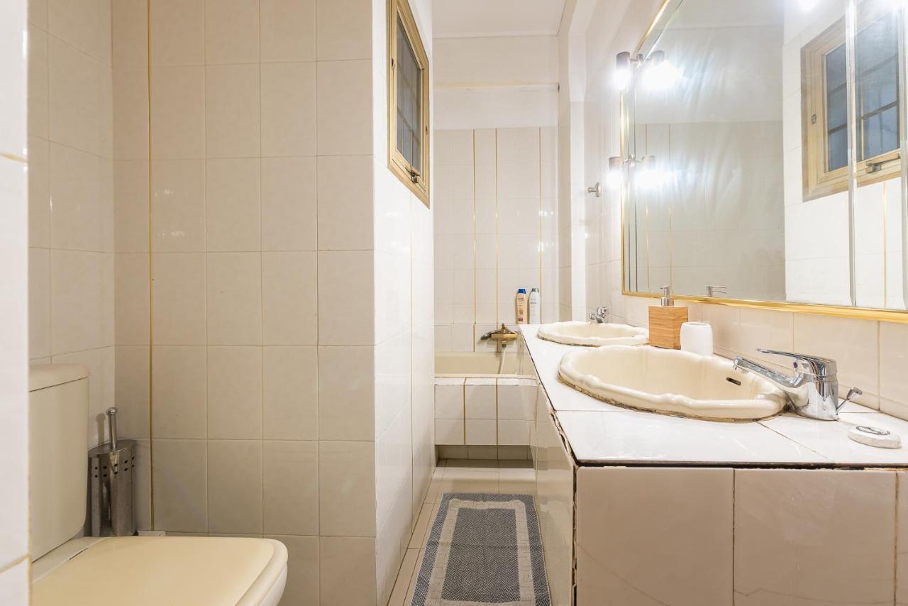 Victoria Capitan Apartments Атина Екстериор снимка