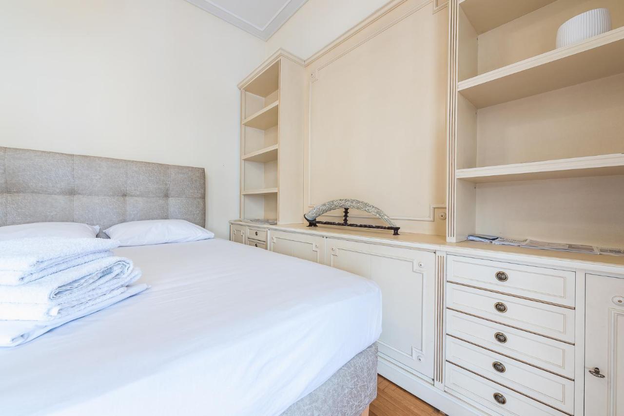 Victoria Capitan Apartments Атина Екстериор снимка