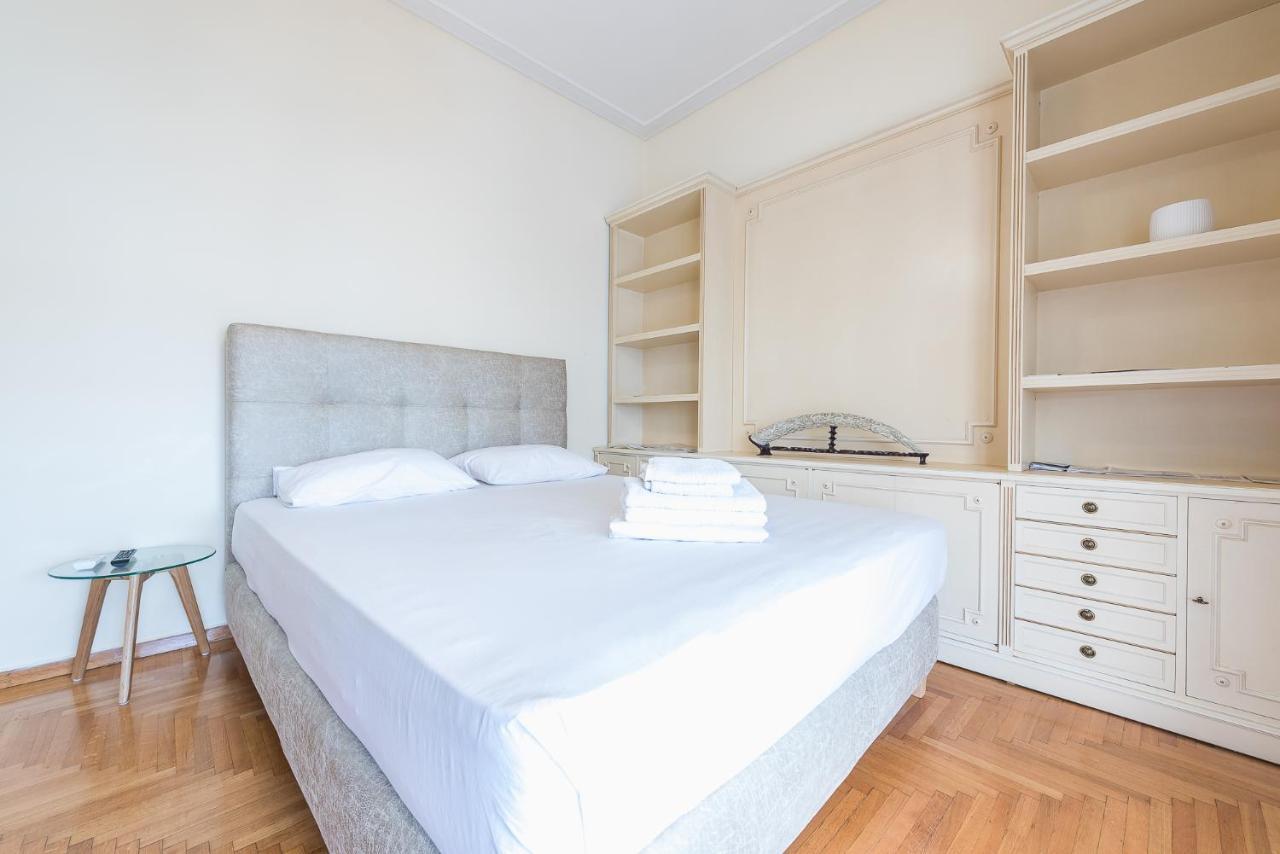Victoria Capitan Apartments Атина Екстериор снимка