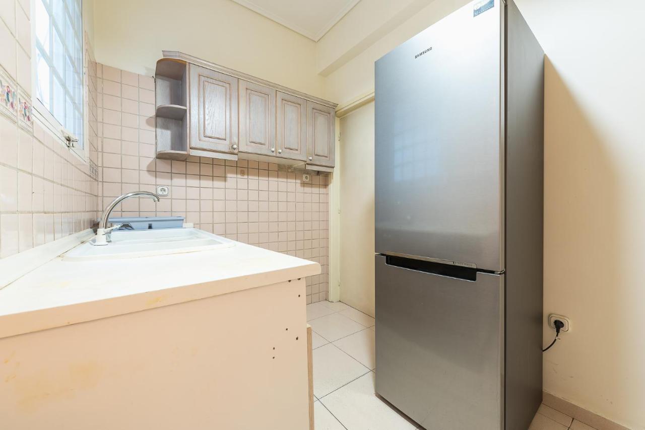 Victoria Capitan Apartments Атина Екстериор снимка