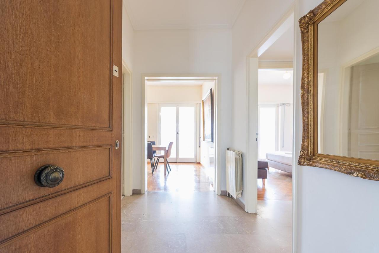 Victoria Capitan Apartments Атина Екстериор снимка