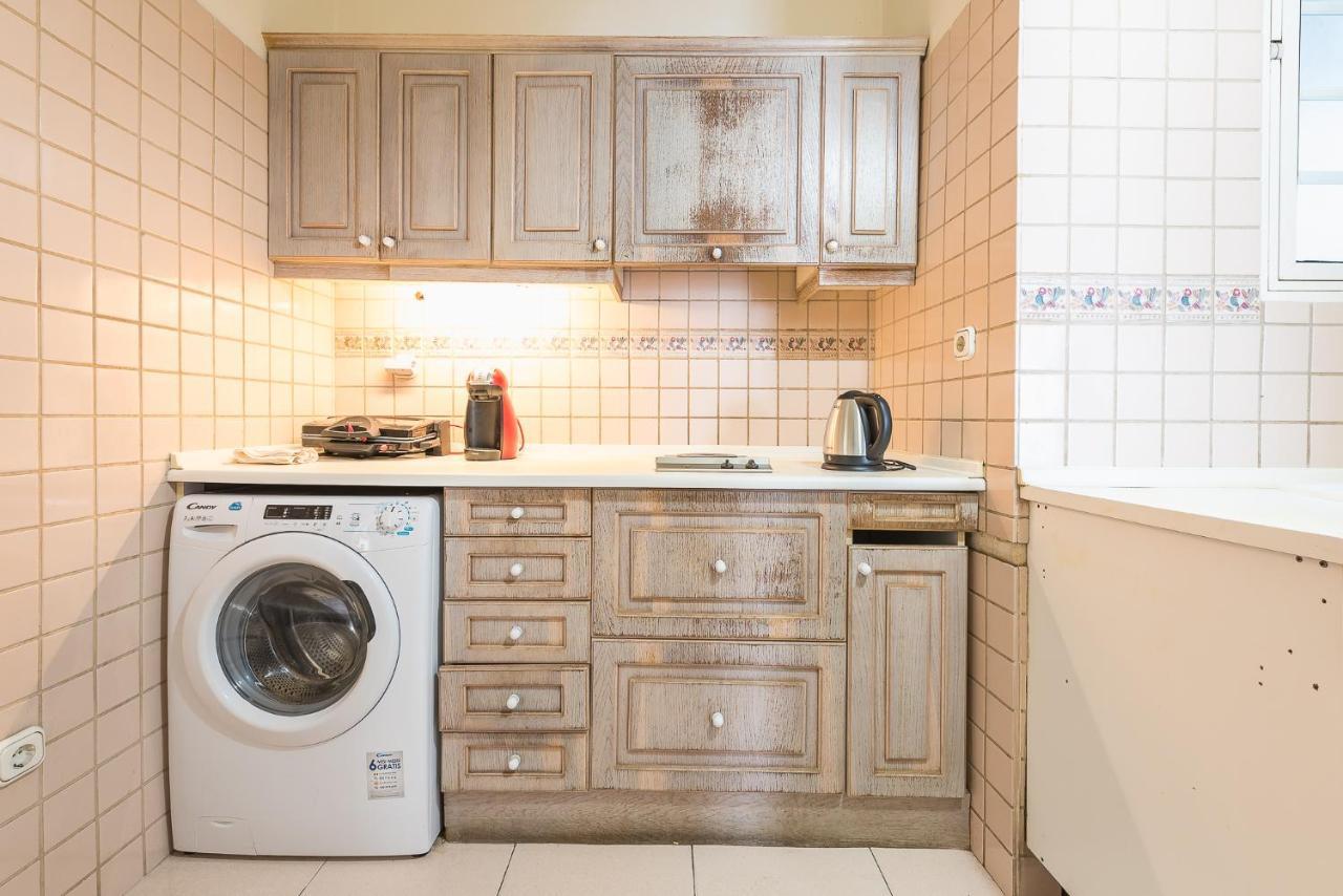 Victoria Capitan Apartments Атина Екстериор снимка
