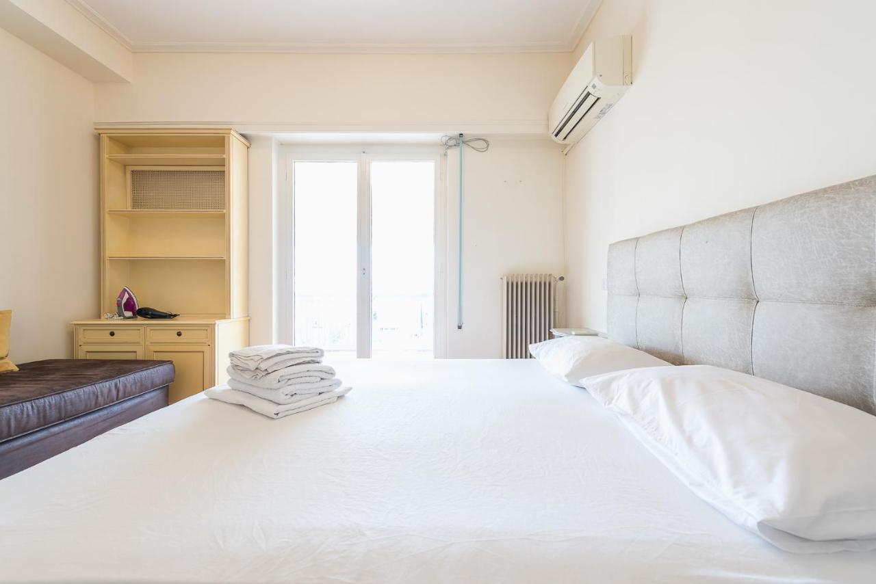 Victoria Capitan Apartments Атина Екстериор снимка