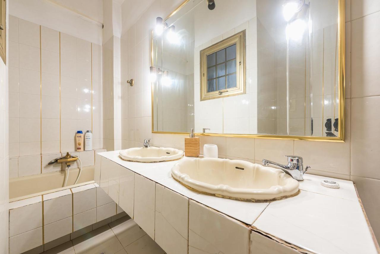 Victoria Capitan Apartments Атина Екстериор снимка